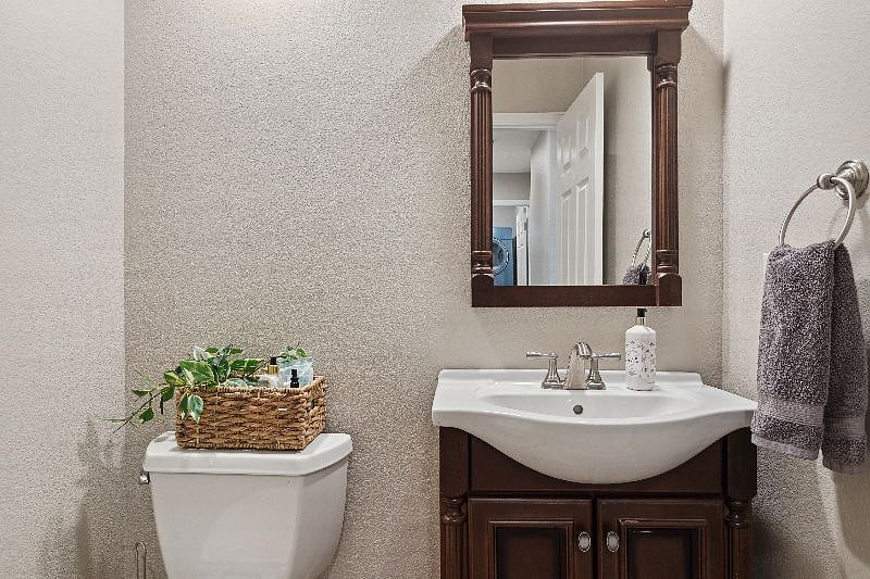 1/2 bath on the main