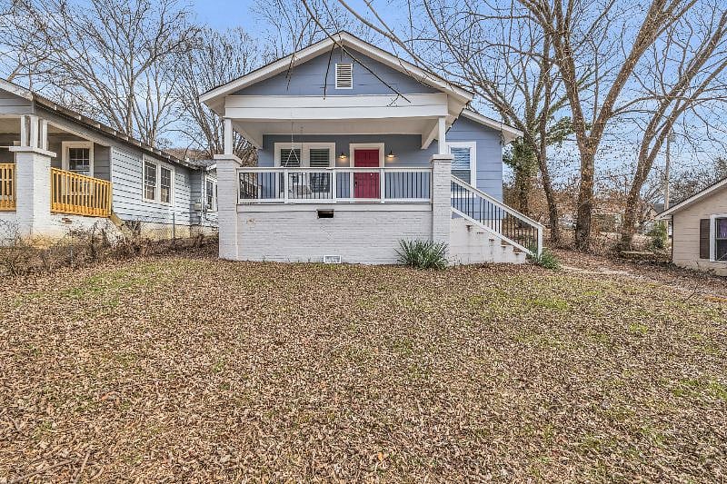 Front lawn/front porch