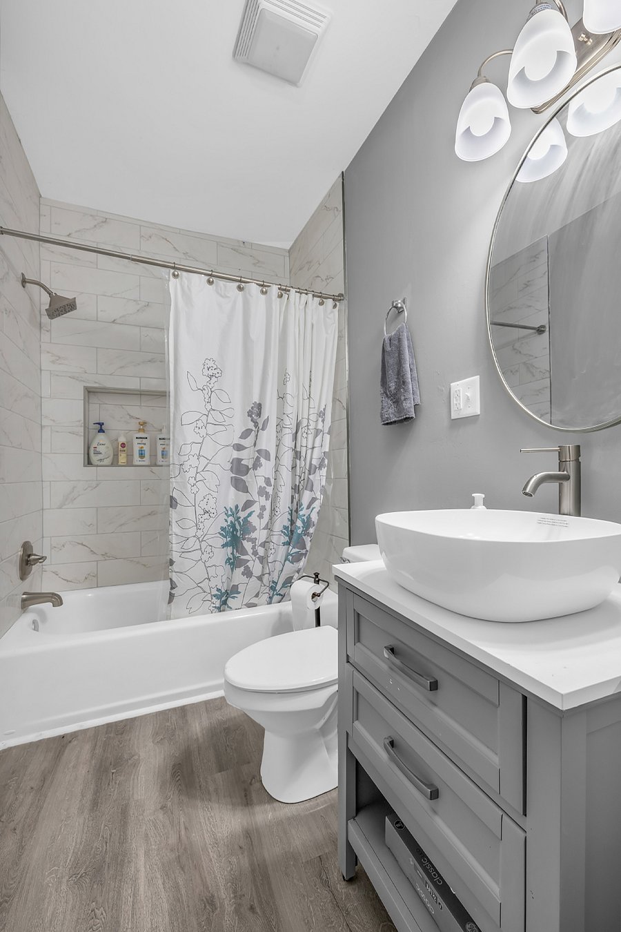 Beautifully renovated and CLEAN bathroom!