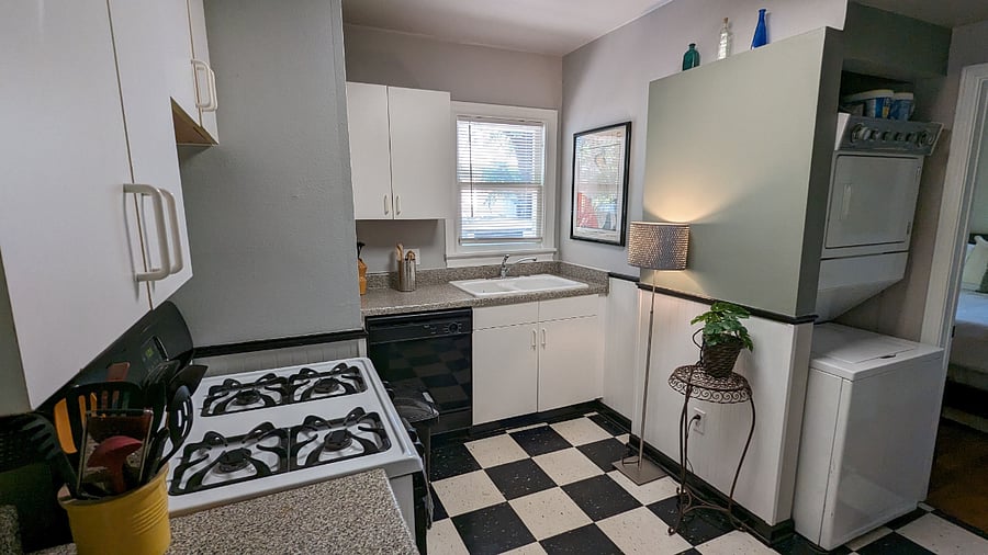 Furnished Finder property 548918_1 photo 7