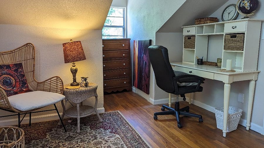 Additional photo of bedroom
