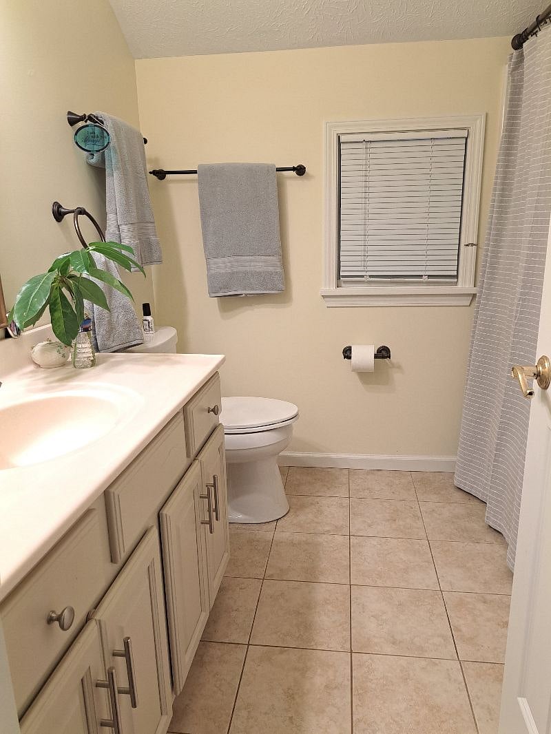 Bathroom with soaking tub