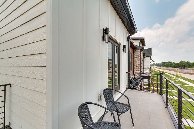 Private Corner Balcony