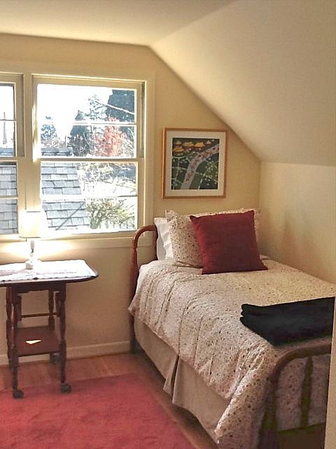 twin bedroom - second floor