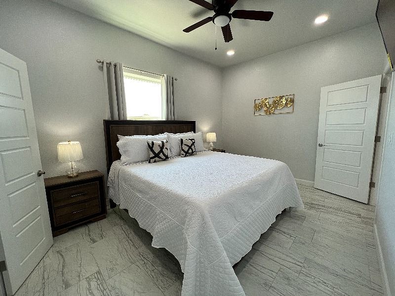 Bedroom 1: King Bed