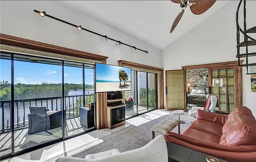 A closer look at Penthouse Condos With Gym And Library