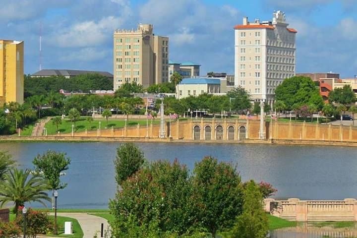 4 miles from Beautiful Downtown Lakeland