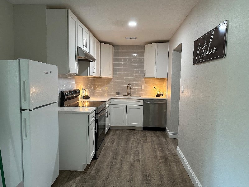 Furnished Finder property 549465_1 photo 2