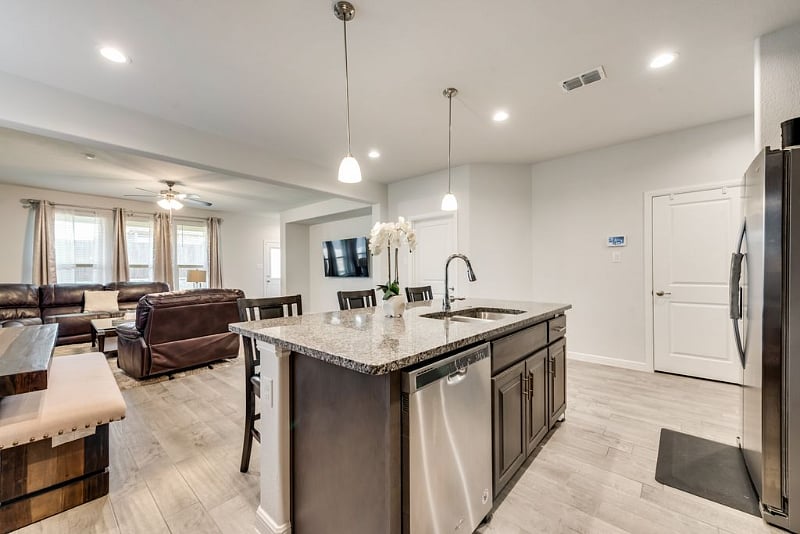 Furnished Finder property 549550_1 photo 13