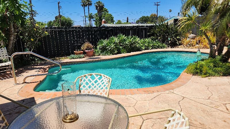 Furnished Finder property 549630_1 photo 3