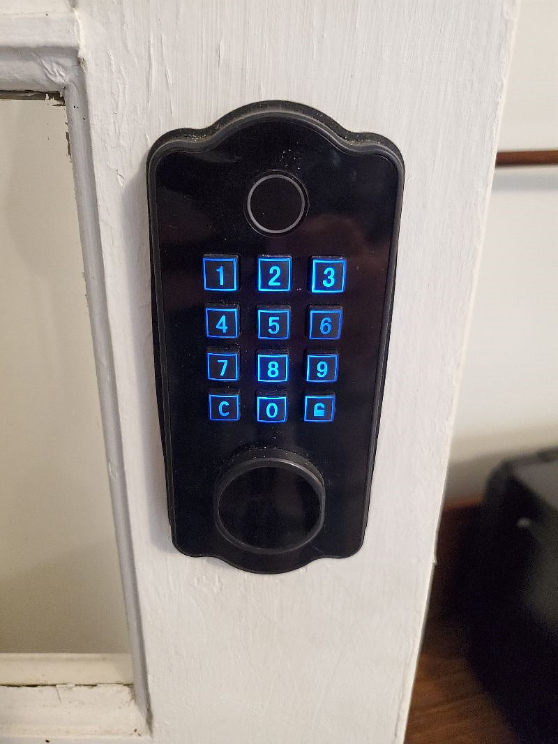 Easy access with enhanced security. Use a key, code, Bluetooth, or fingerprint.