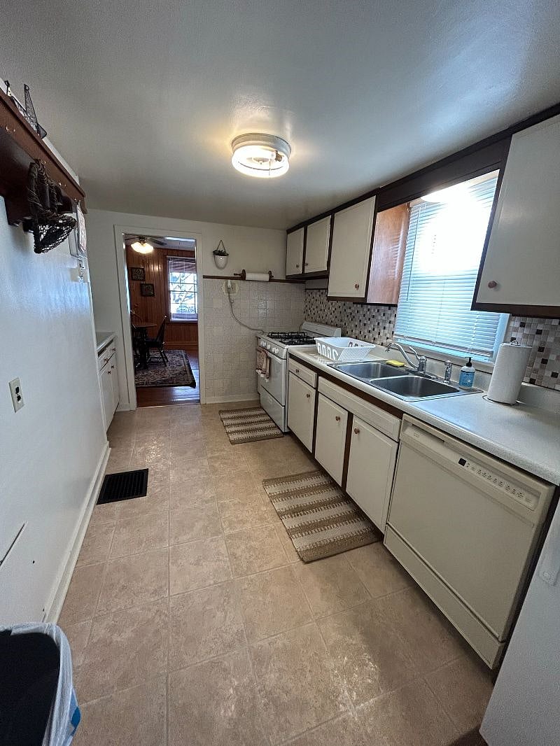 Furnished Finder property 549815_1 photo 11