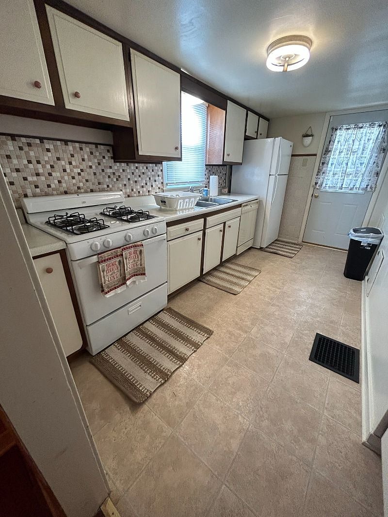 Furnished Finder property 549815_1 photo 17