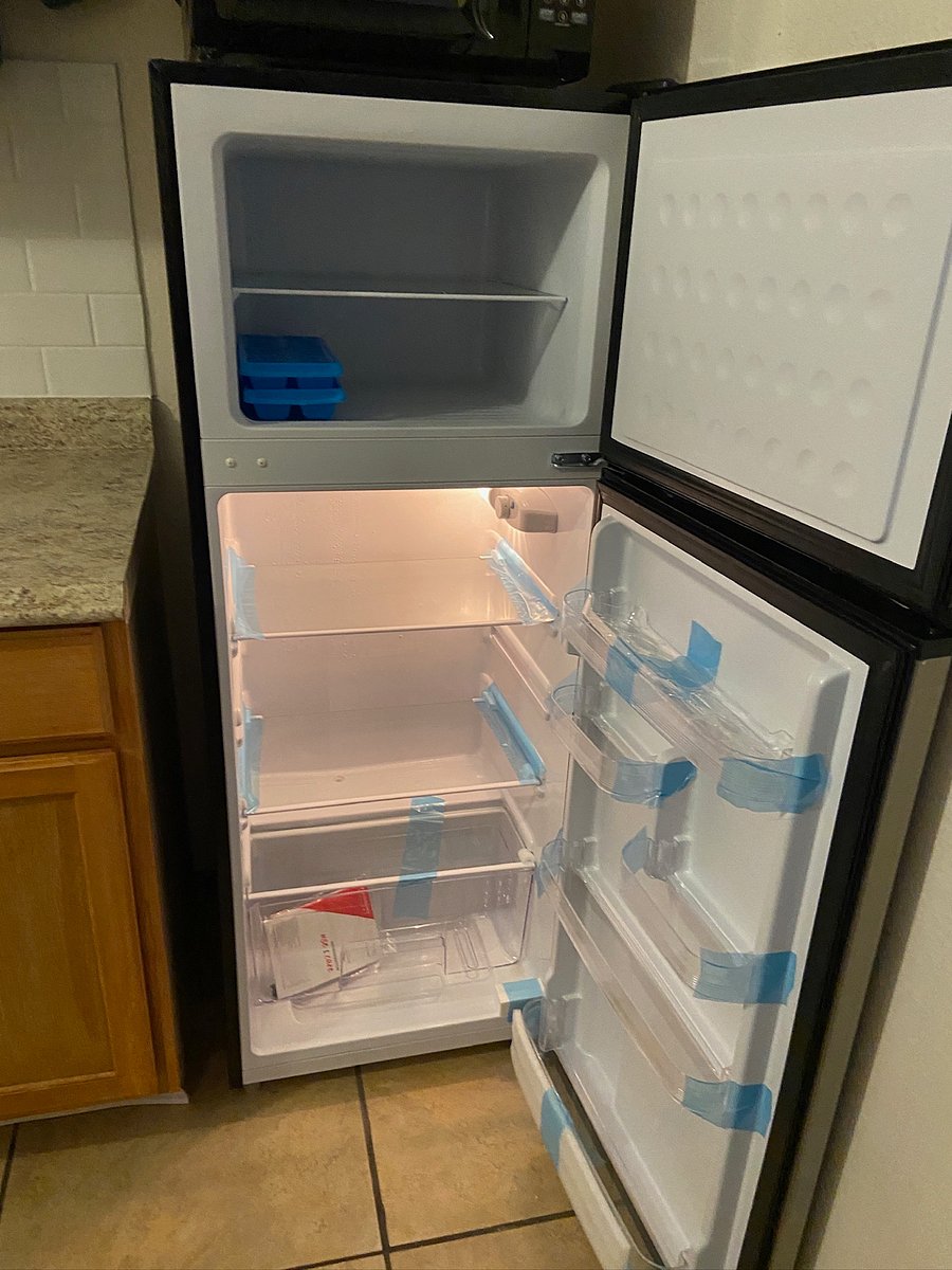 New full size refrigerator (-:

