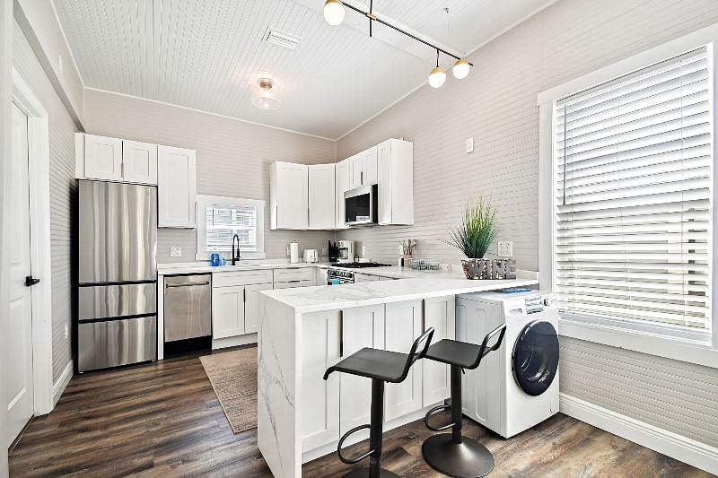 Furnished Finder property 549902_1 photo 12
