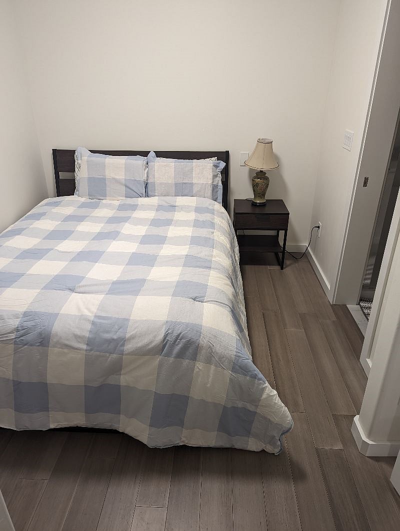 Bedroom with Queen Bed
