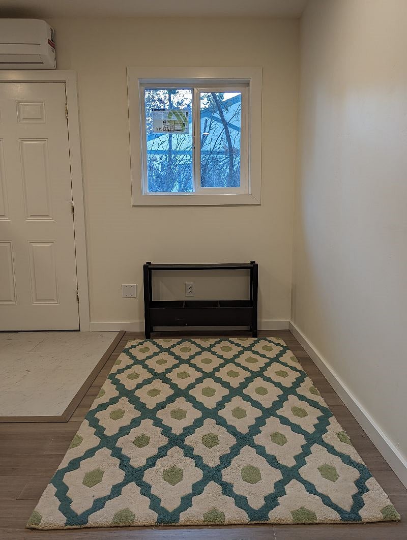 Foyer/Entrance area