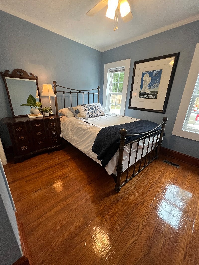 Full size bed