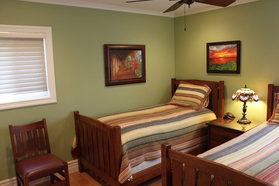 Guest twin beds.