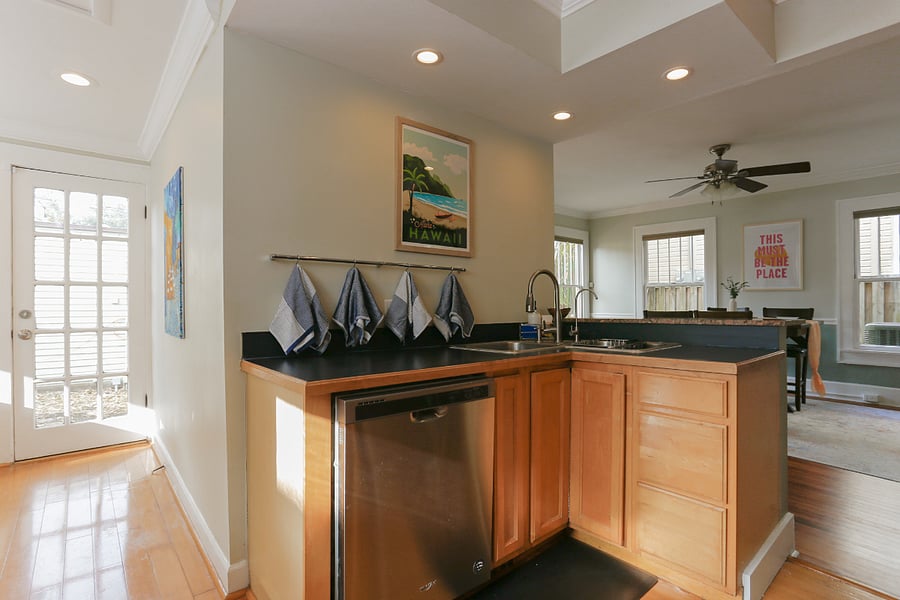 Full Service Kitchen! 