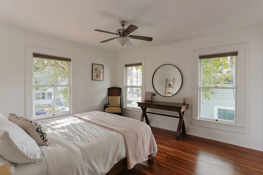 Queen Bedroom 1 with Large Walk in Closet 