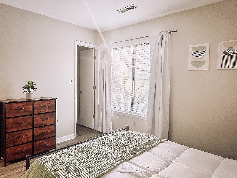 1st Floor Master Bedroom