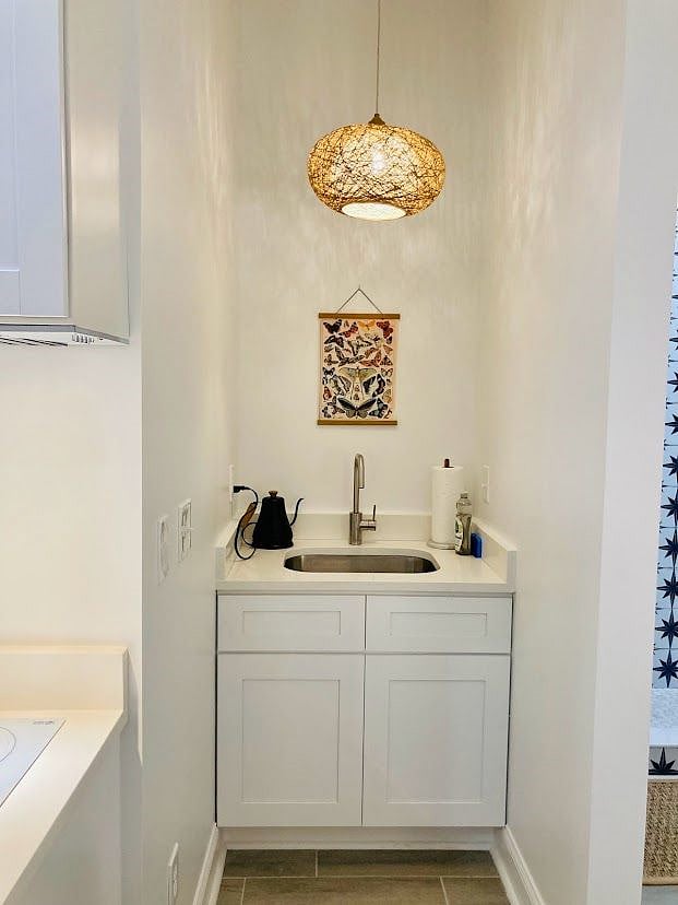 Kitchen sink and disposal
