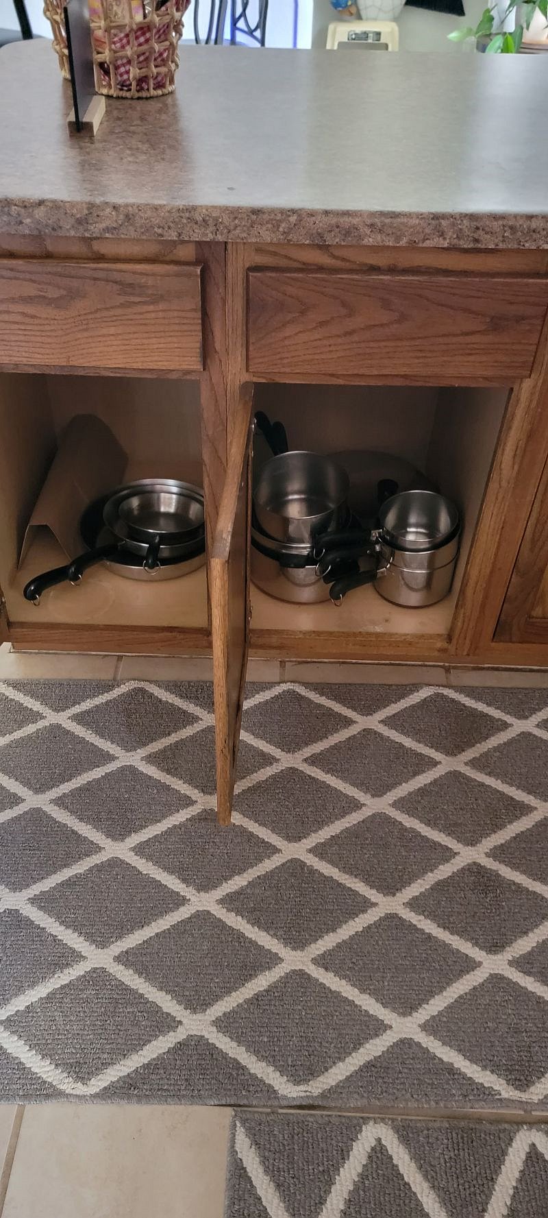 Full set of pots n pans
Copper bottom Revereware