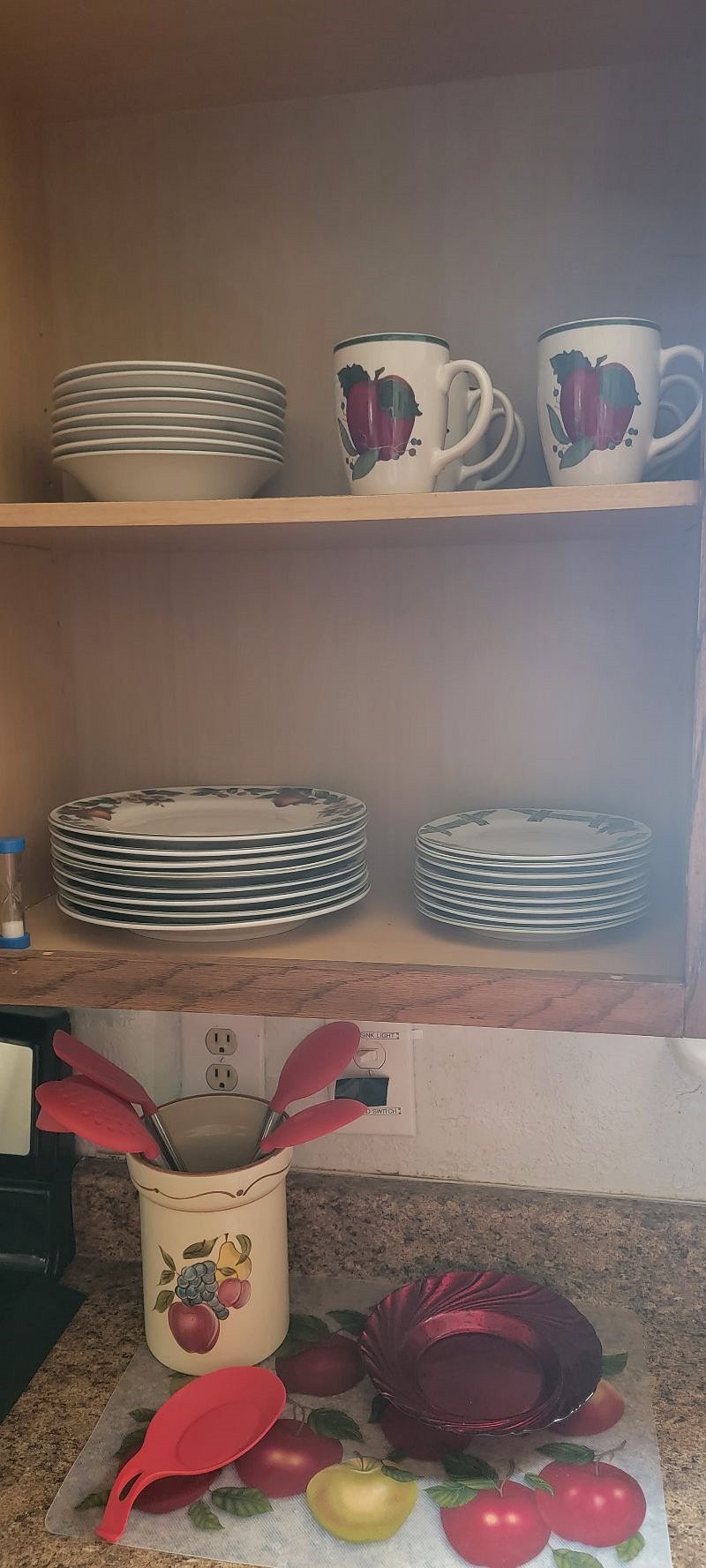 Set of 8 apple dishes