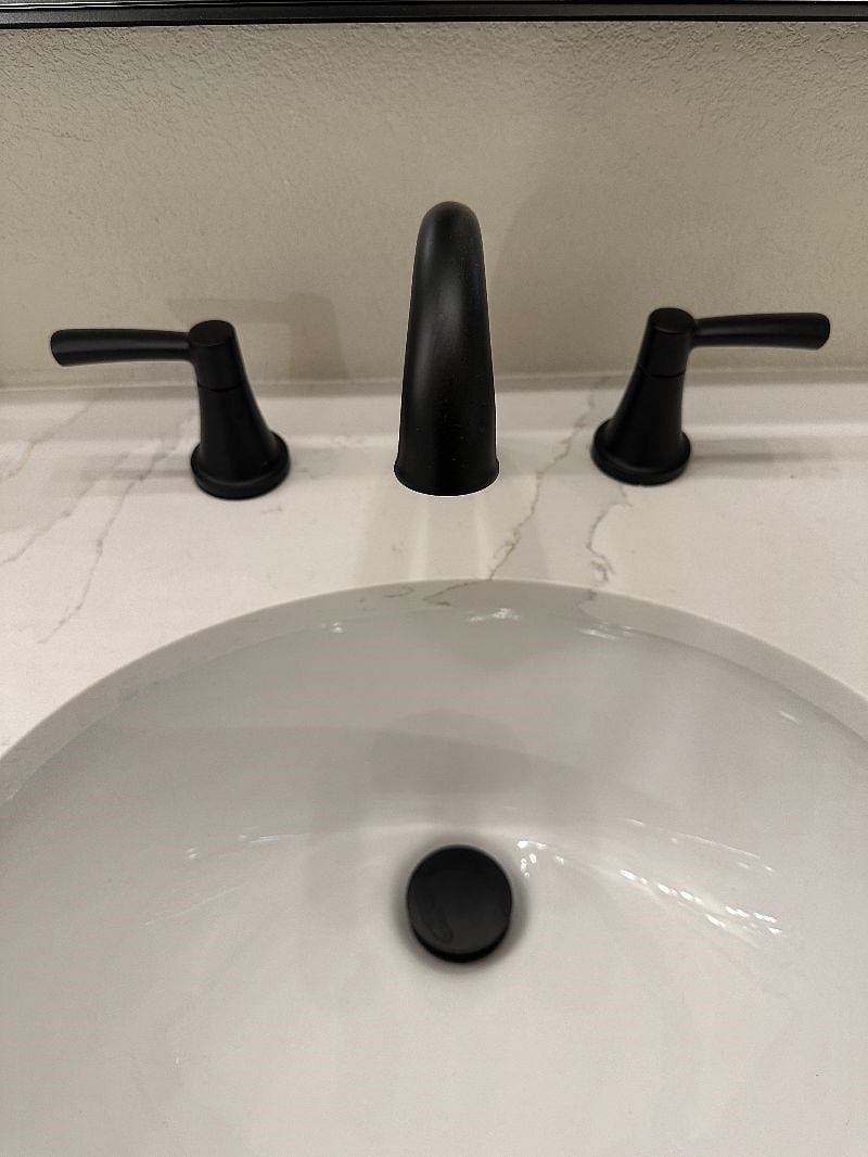 Faucet in both bathrooms