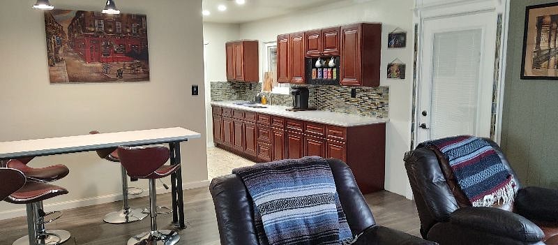 Updated kitchen, quartz counters, open plan.