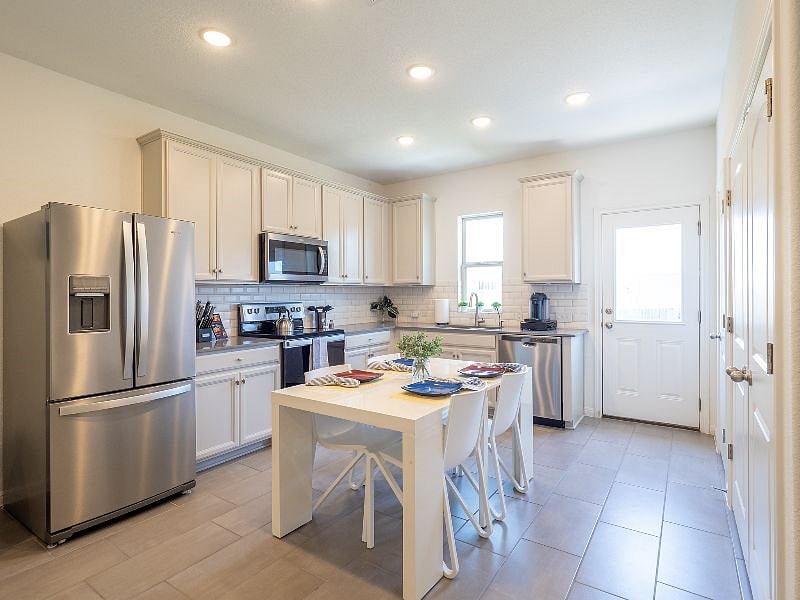 Furnished Finder property 550356_1 photo 9