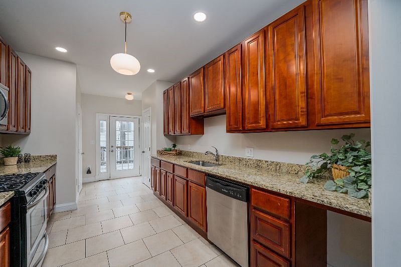 Furnished Finder property 550556_1 photo 7