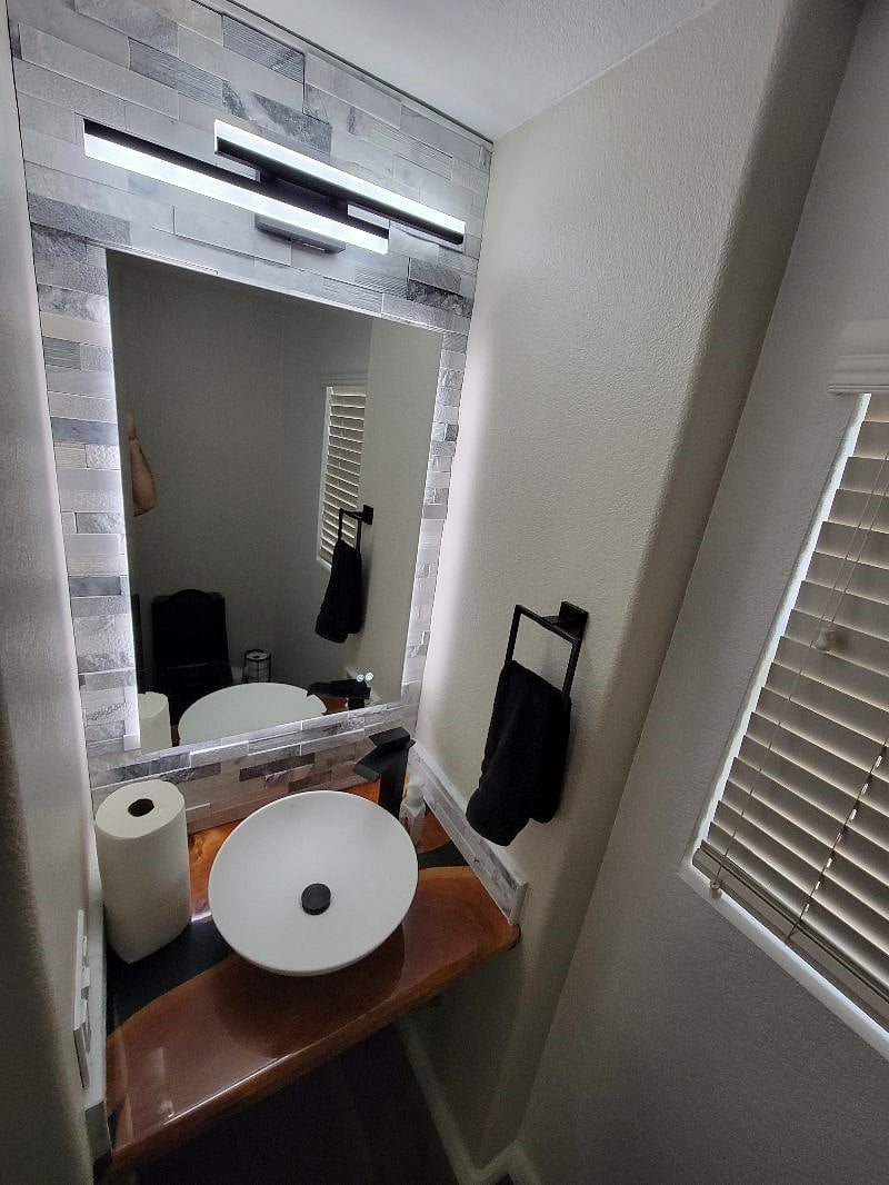 Bathroom 1st floor