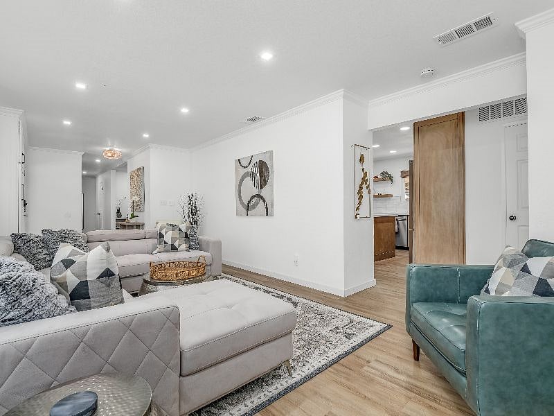 Furnished Finder property 550660_1 photo 10