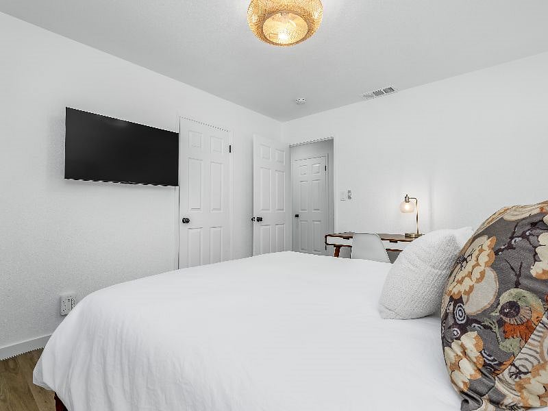 Furnished Finder property 550660_1 photo 25