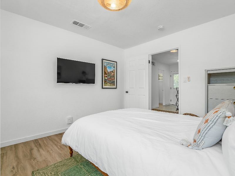 Furnished Finder property 550660_1 photo 29