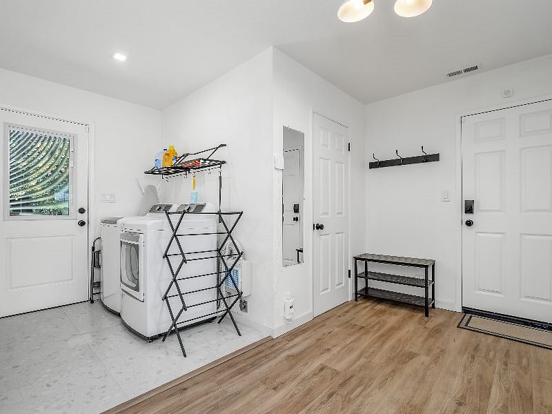 Furnished Finder property 550660_1 photo 32