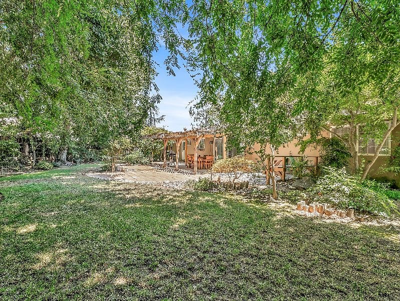 Furnished Finder property 550660_1 photo 40