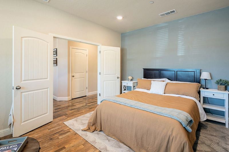 Furnished Finder property 550704_1 photo 3