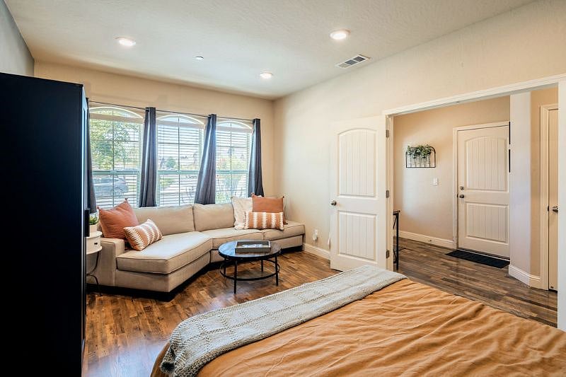 Furnished Finder property 550704_1 photo 5