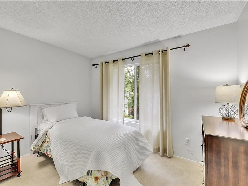 Single Bed Room