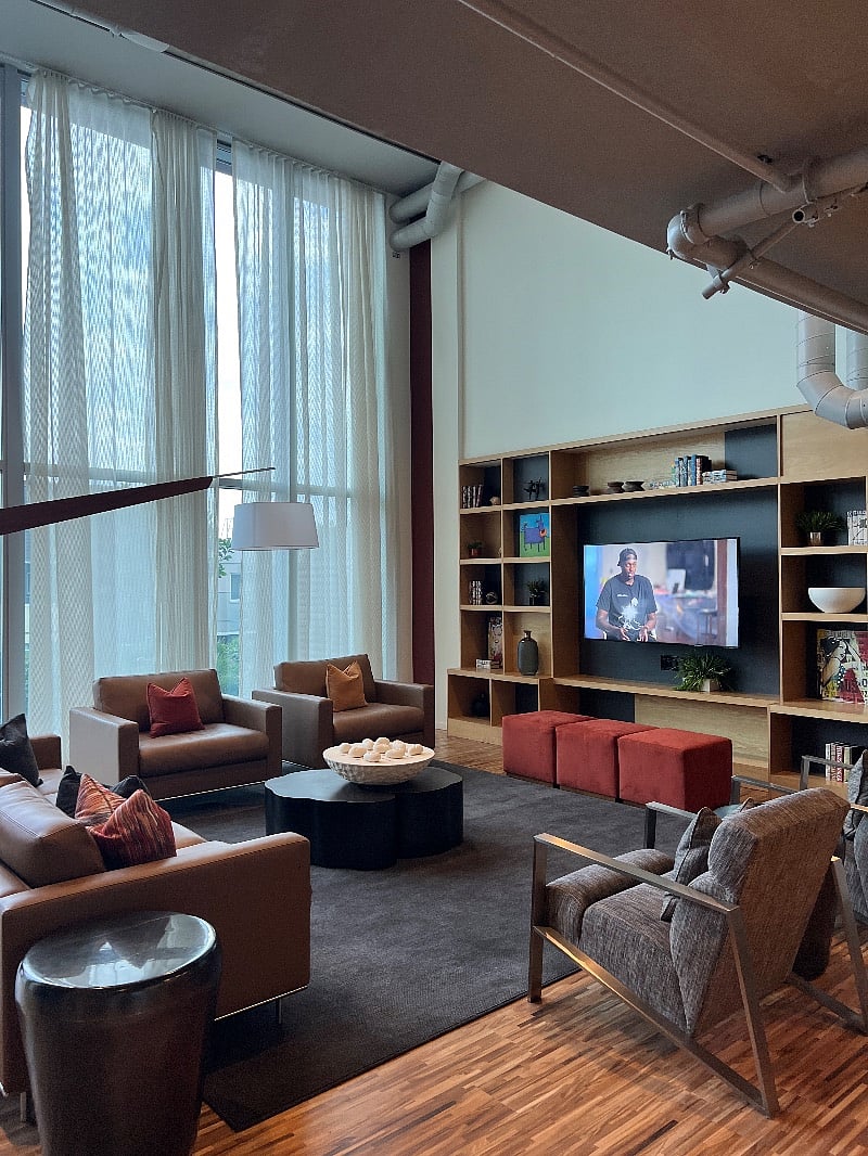 5th floor lounge