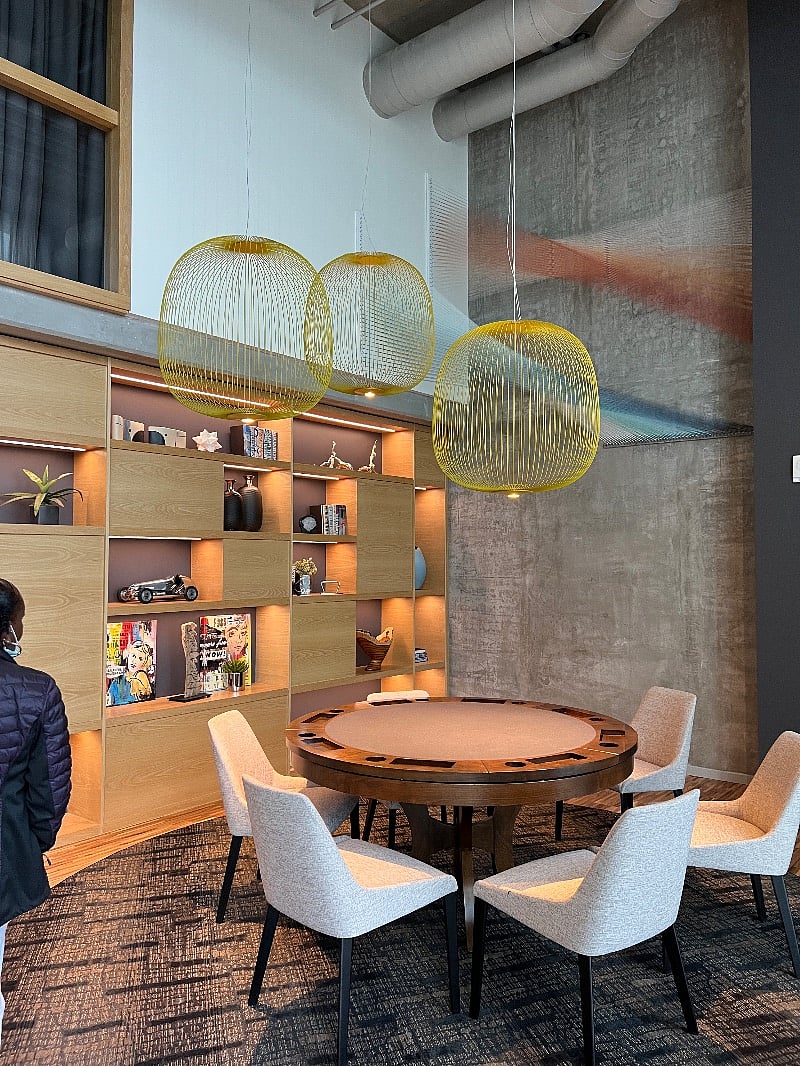 5th floor lounge