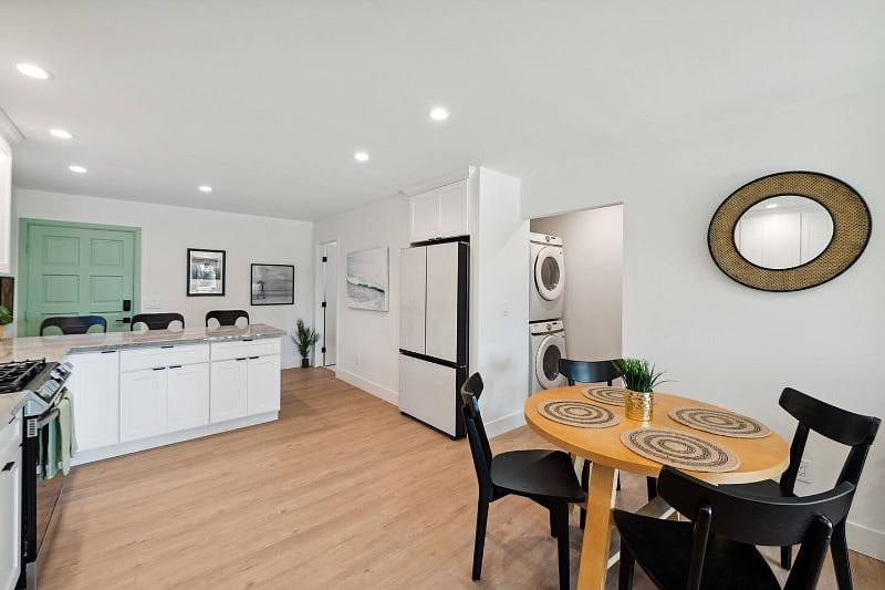 Furnished Finder property 550850_1 photo 18