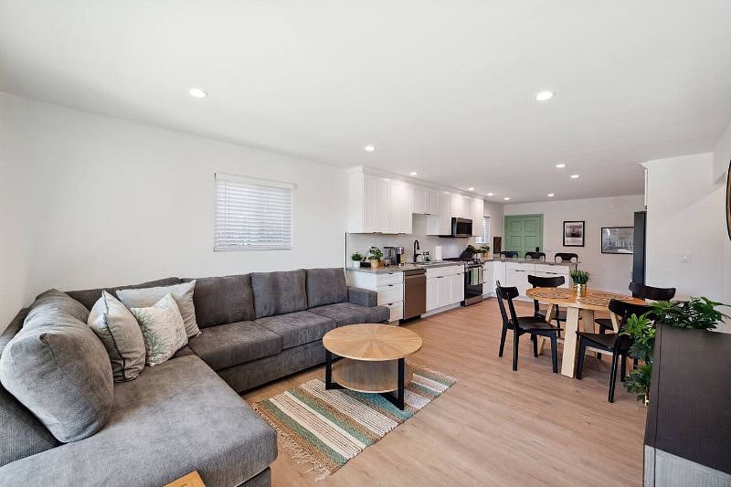 Furnished Finder property 550850_1 photo 21