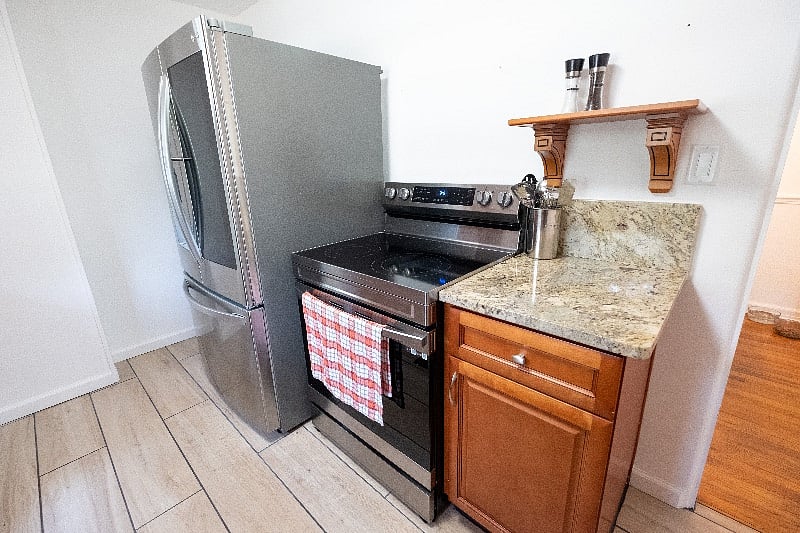 Full sized appliances with everything for cooking included.