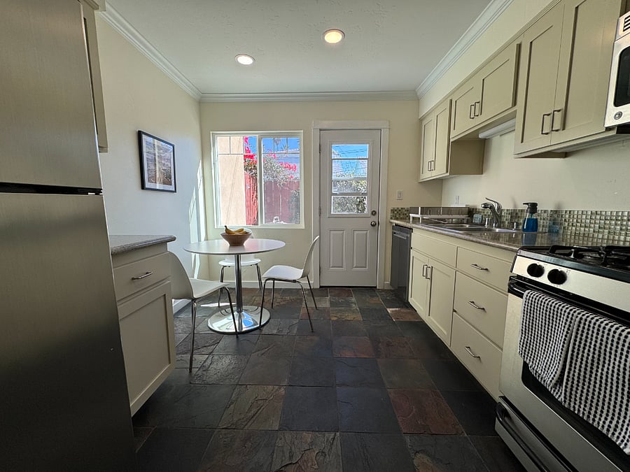 Furnished Finder property 551114_2 photo 3