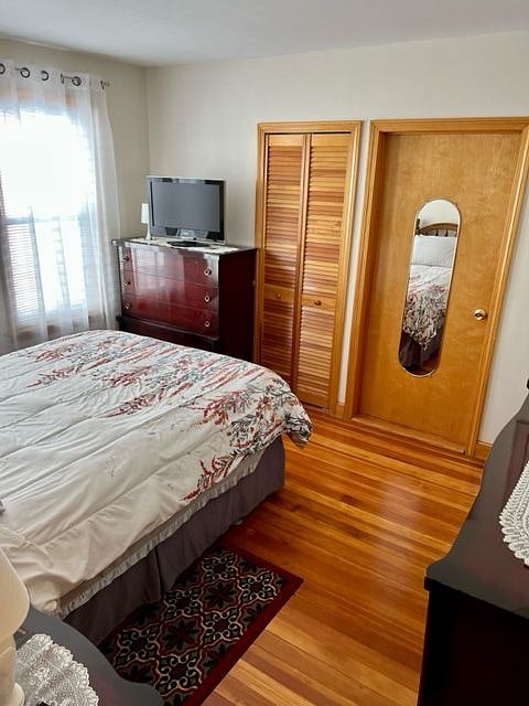 Bedroom 2 - Queen Bed
