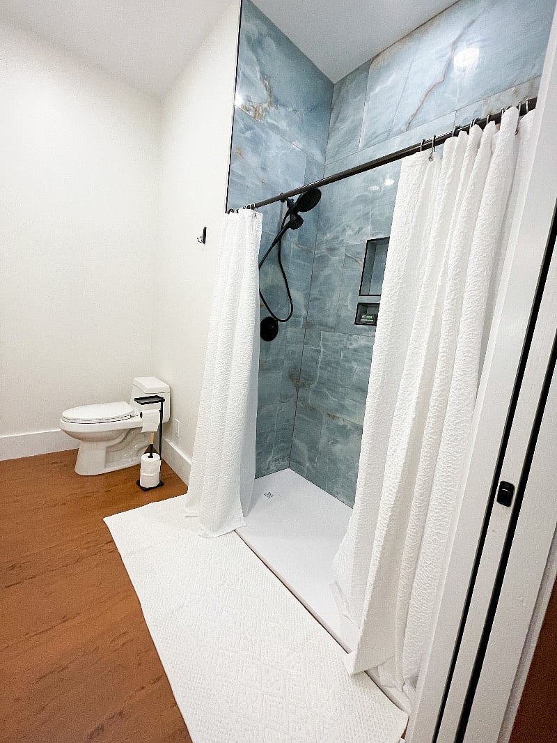 See updated photo of sliding glass door